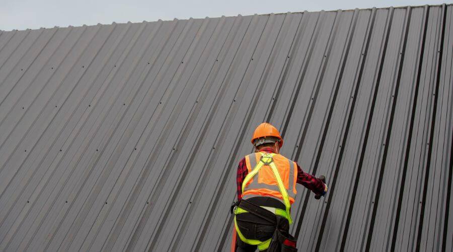 Professional gutter cleaning in Coulee City, WA